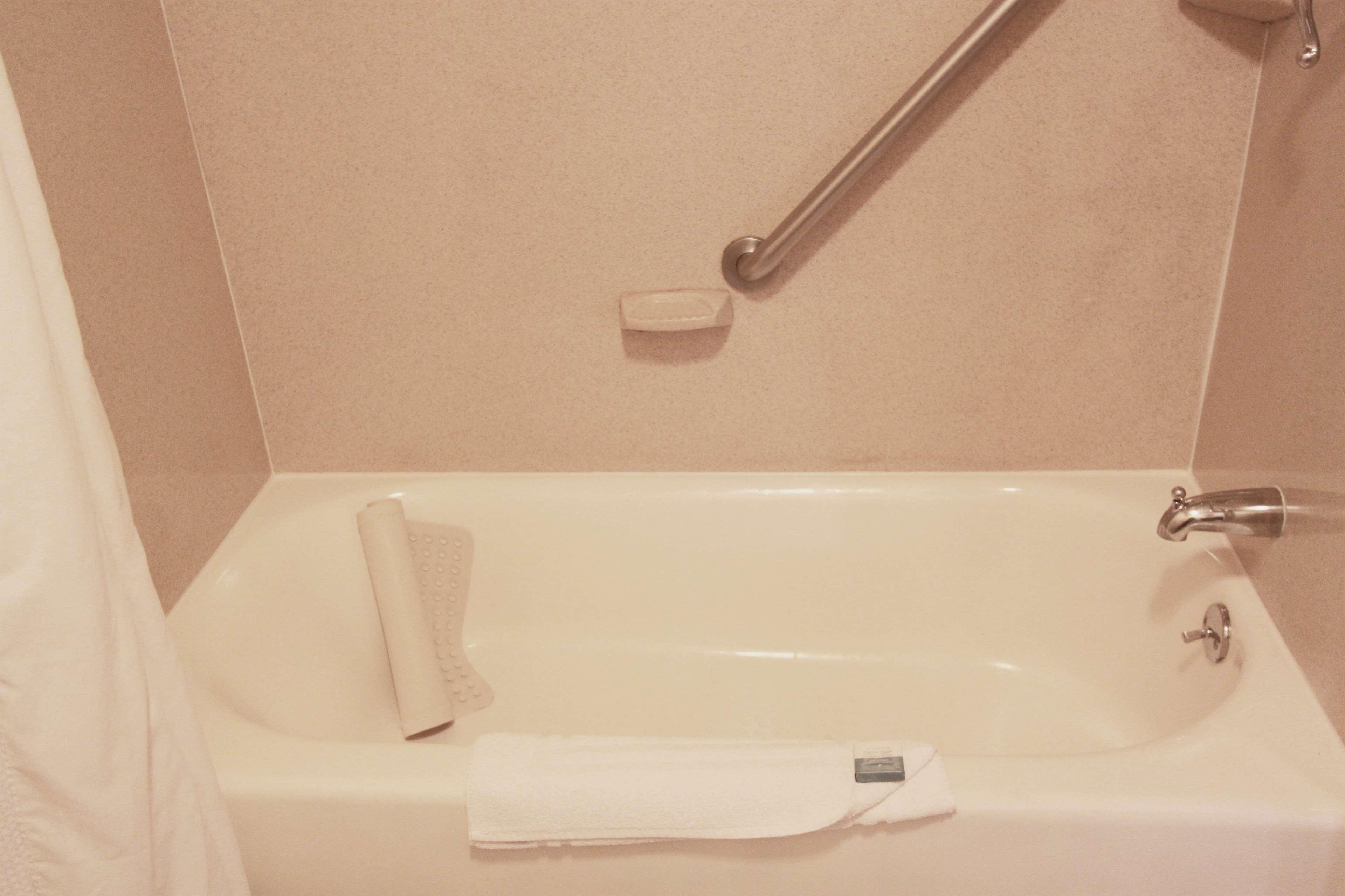 Best Western Surf City Huntington Beach Room photo