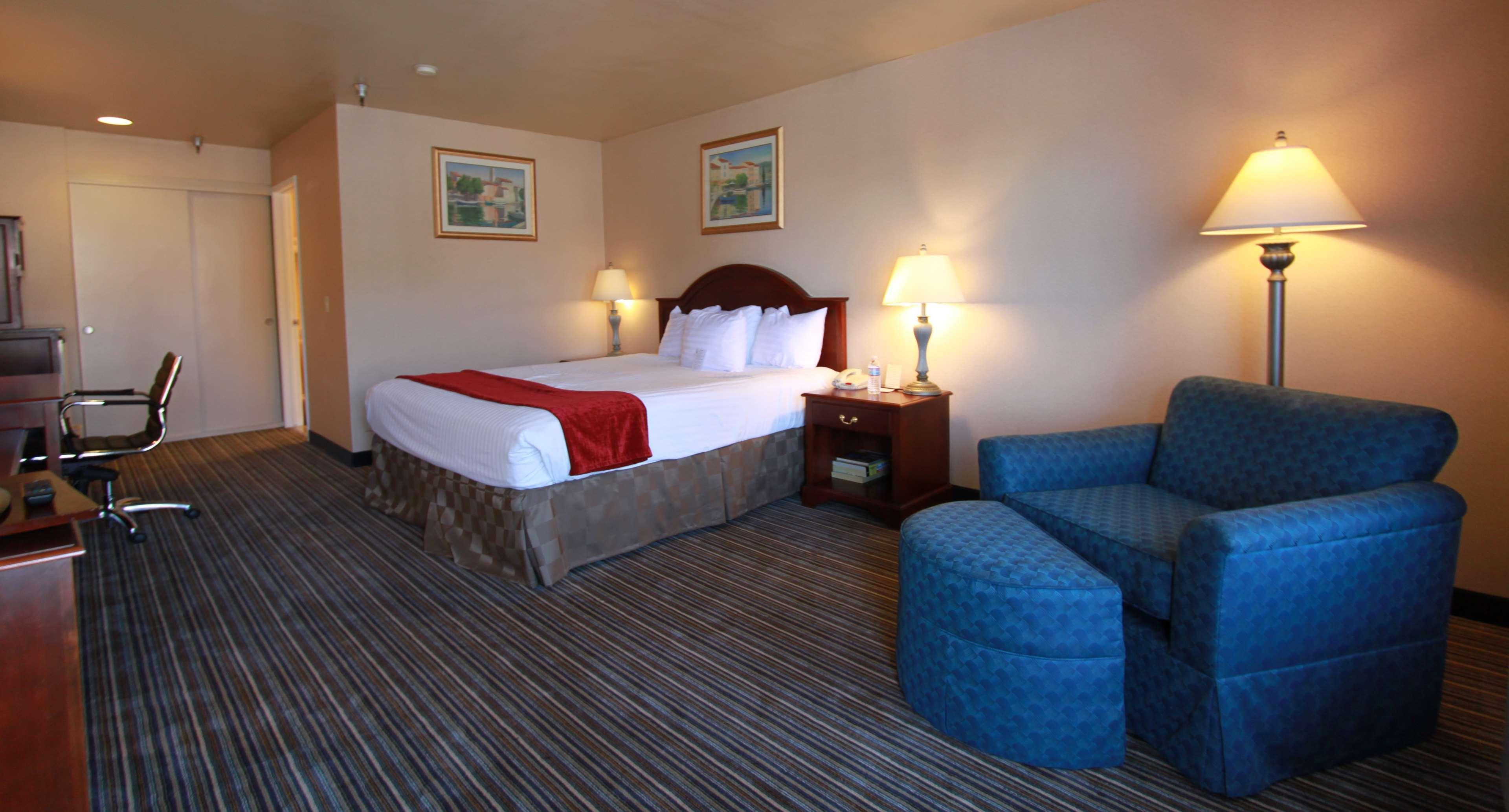 Best Western Surf City Huntington Beach Room photo