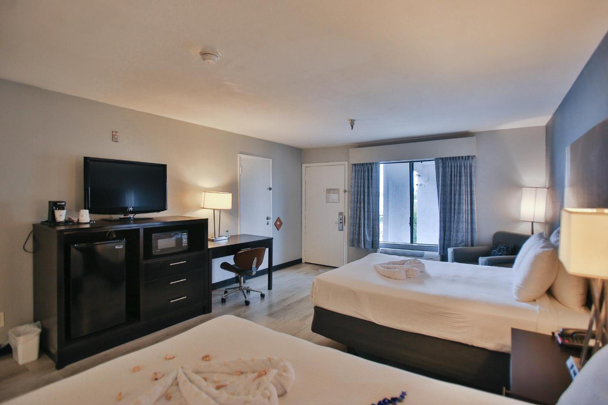 Best Western Surf City Huntington Beach Exterior photo