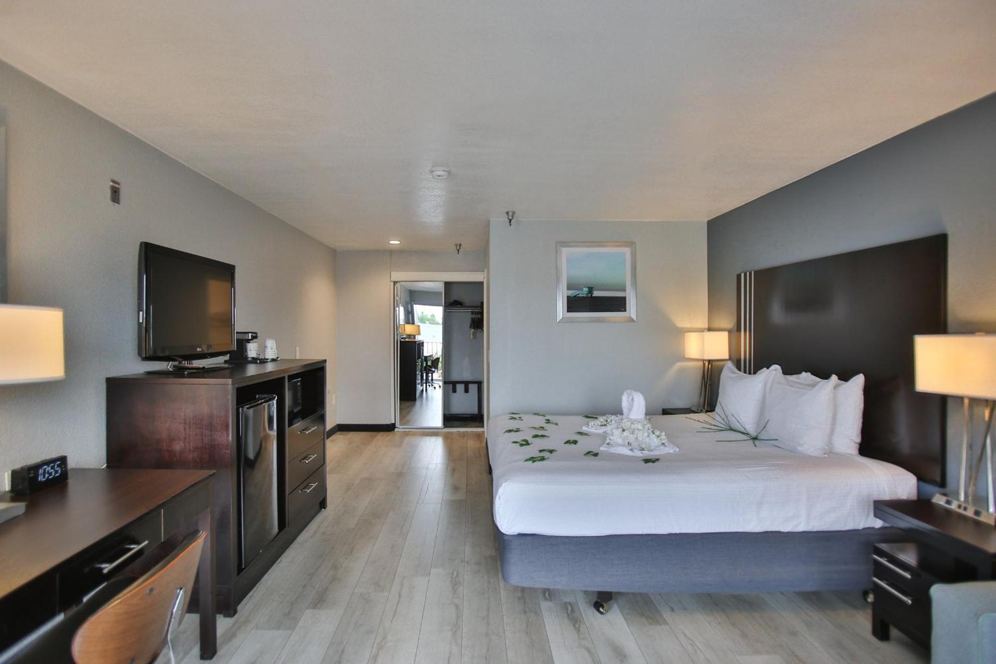 Best Western Surf City Huntington Beach Exterior photo