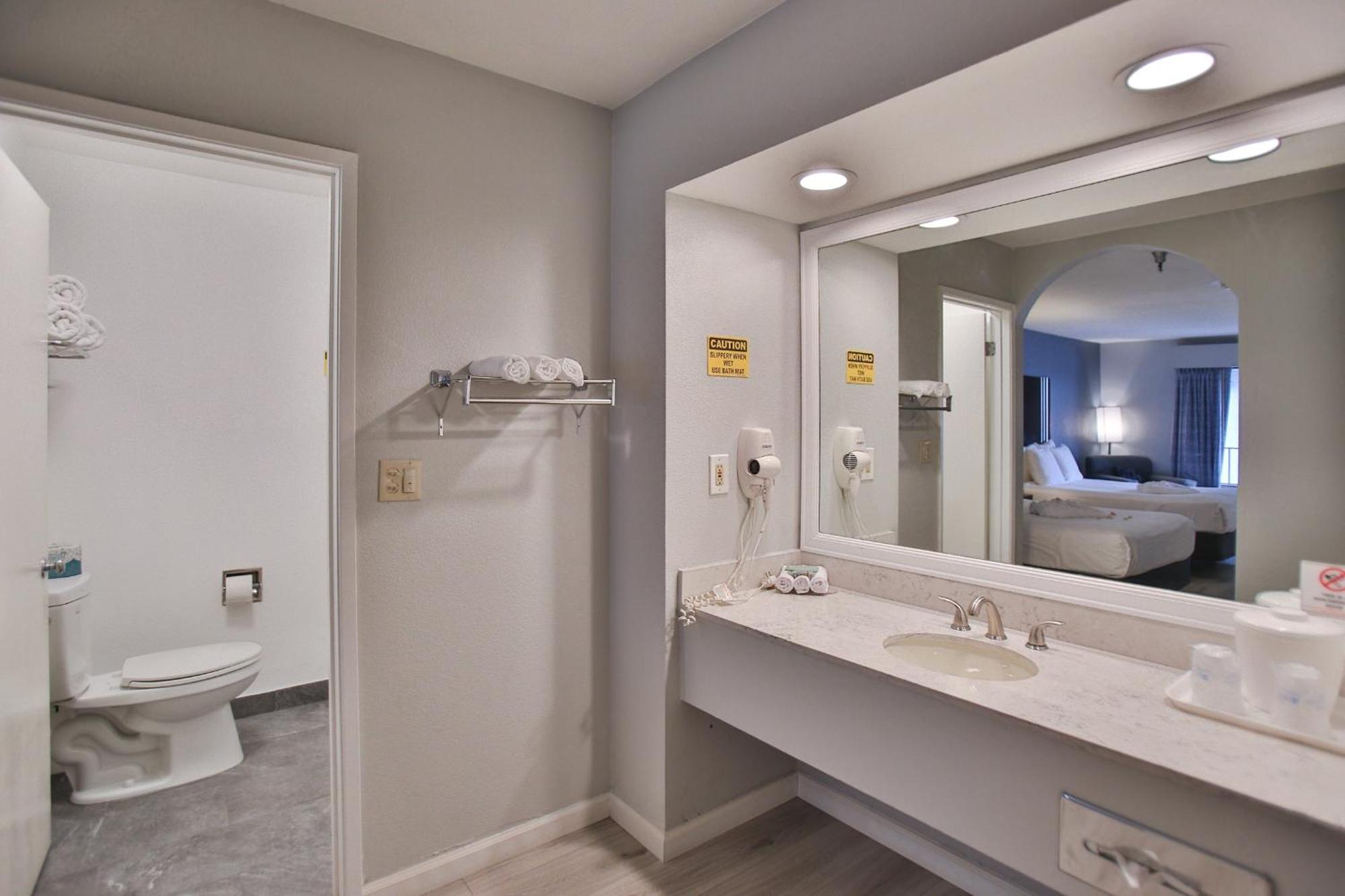 Best Western Surf City Huntington Beach Exterior photo